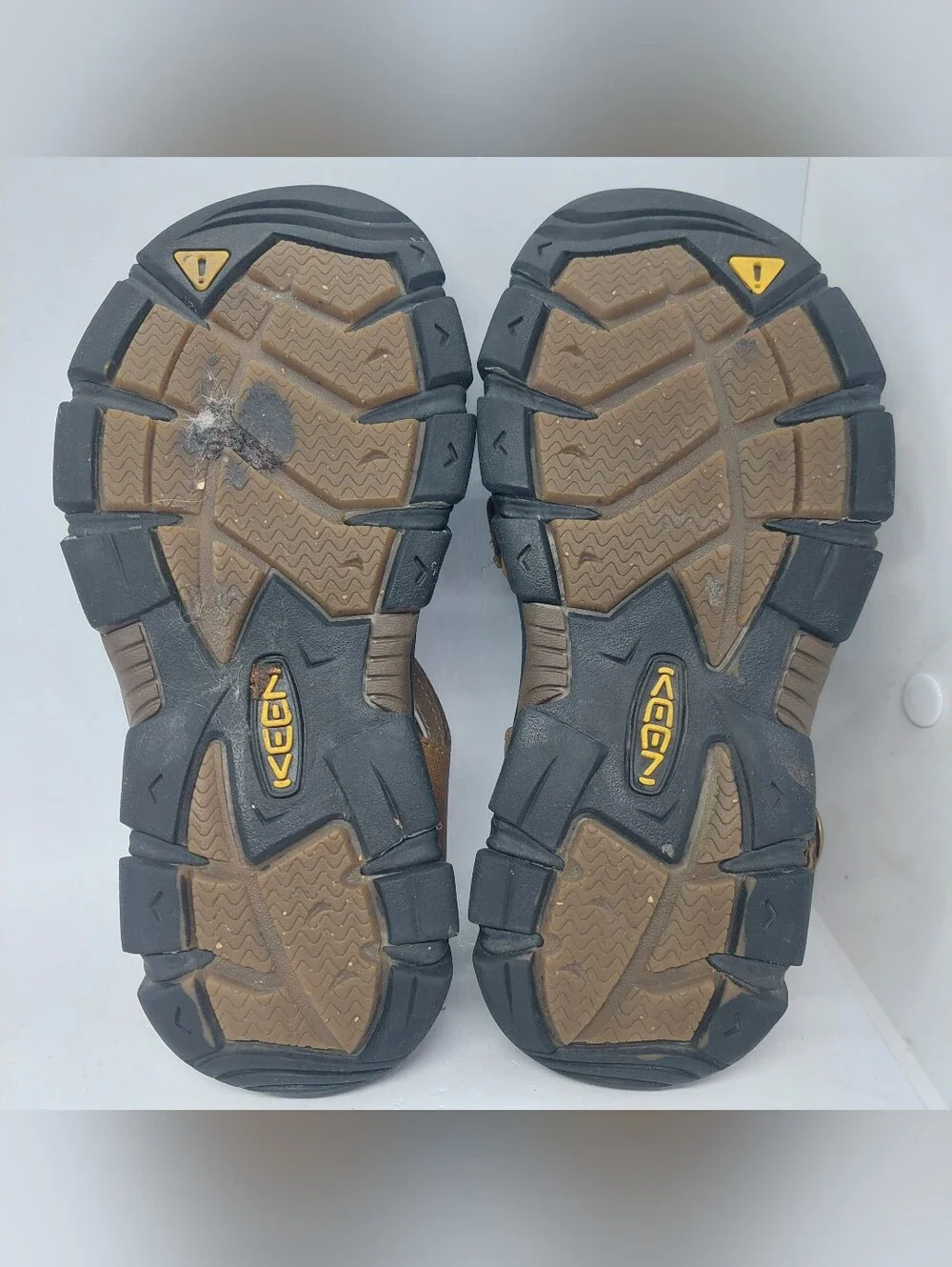 Keen Naples Brown Tan Leather Sandals Strappy Fisherman Womens Size 6.5